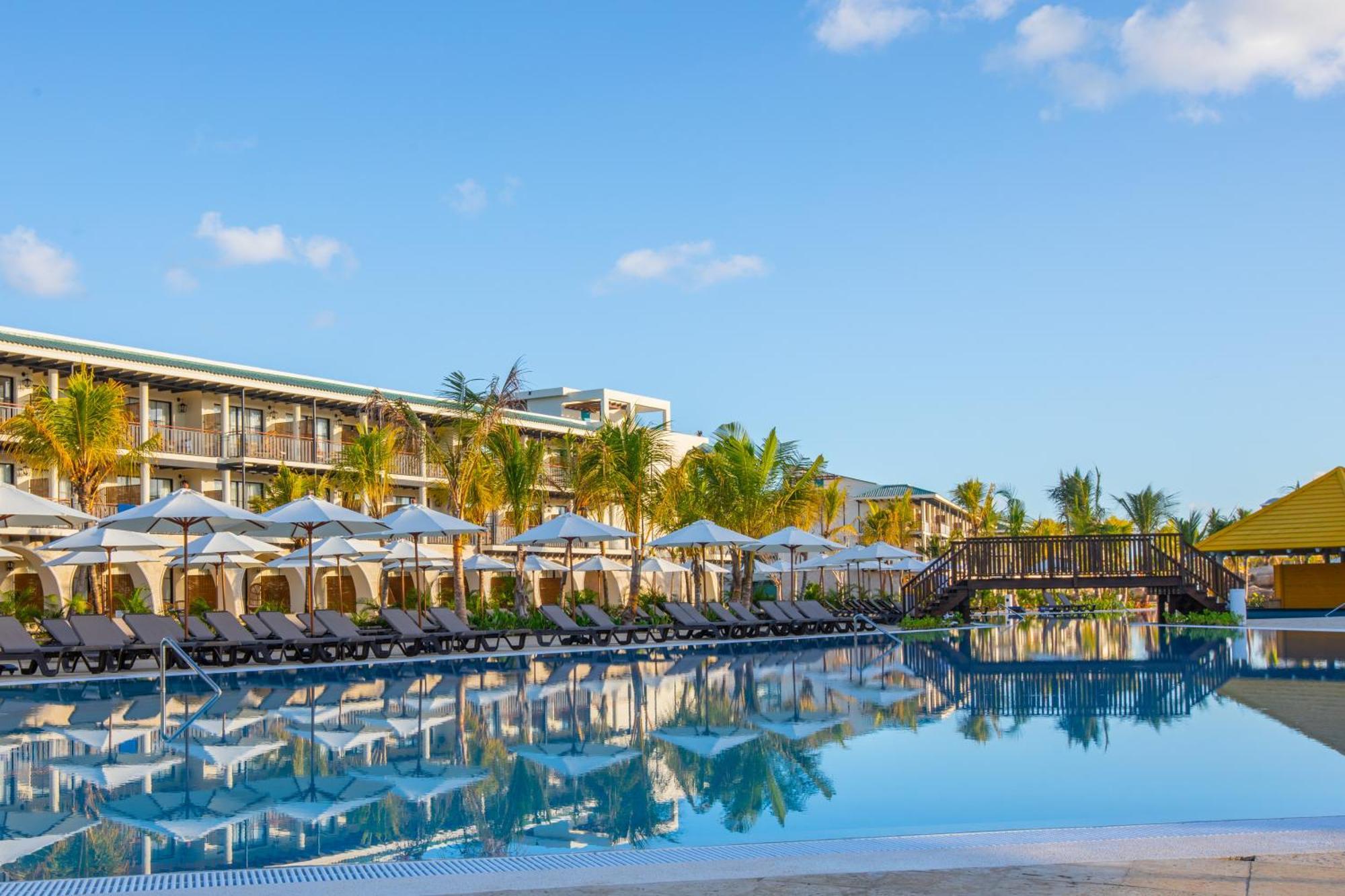 El Beso Adults Only At Ocean El Faro Hotel Punta Cana Exterior photo